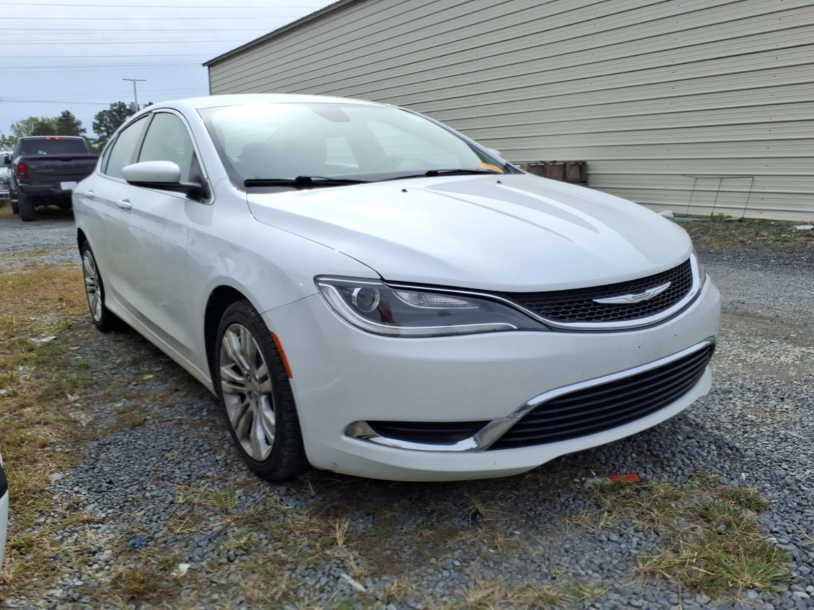 Used 2015 Bright White Clearcoat Chrysler Limited image 5