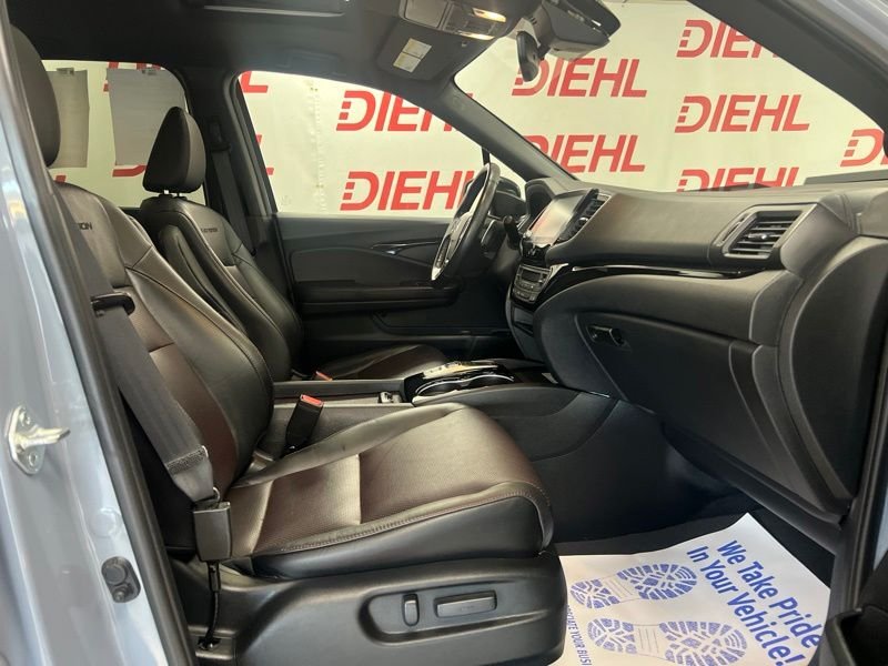 Used 2023  Honda Black Edition image 12