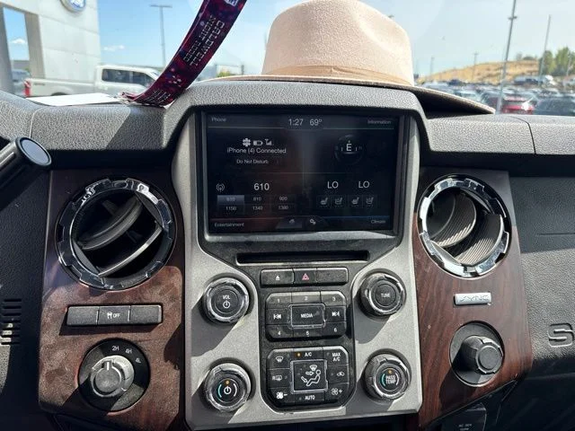 Used 2016  Ford Lariat image 10