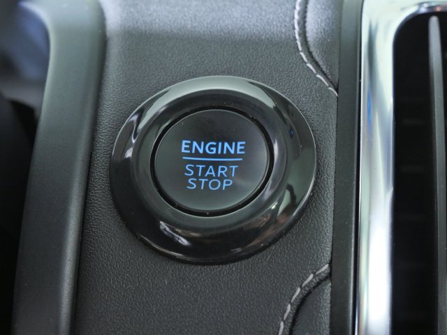 Certified Used 2025 White Ford Platinum image 24