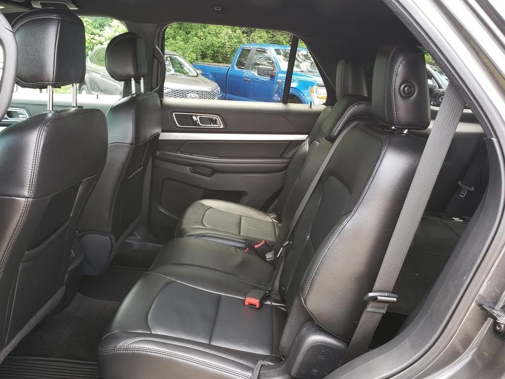Used 2016 Magnetic Metallic Ford XLT image 13
