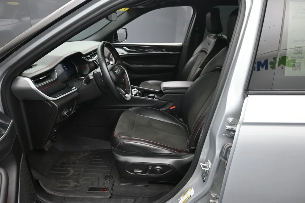 Certified Used 2022 Silver Jeep Trailhawk image 18