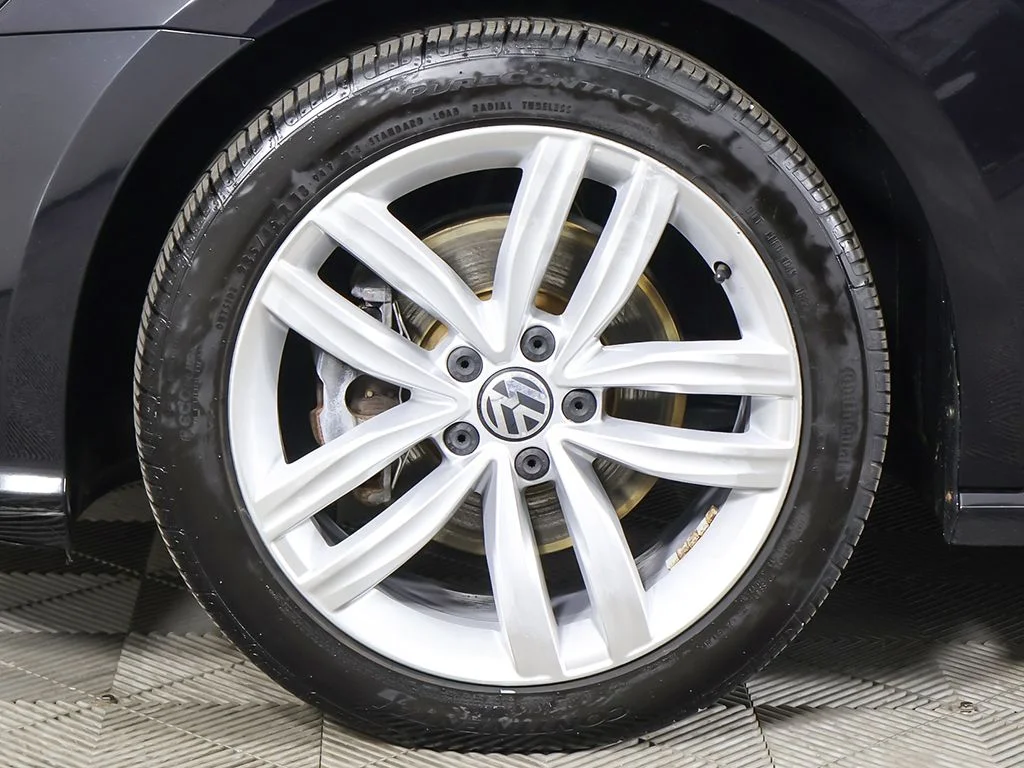 Used 2019 Deep Black Pearl Volkswagen 2.0T Wolfsburg image 22