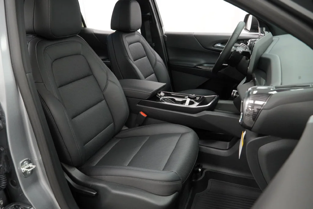 New 2027 Sterling Gray Metallic Chevrolet LT image 28