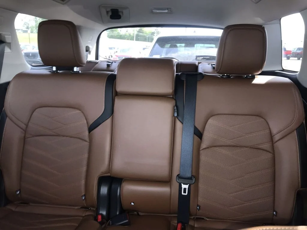 Used 2024 Gray Nissan Platinum image 22