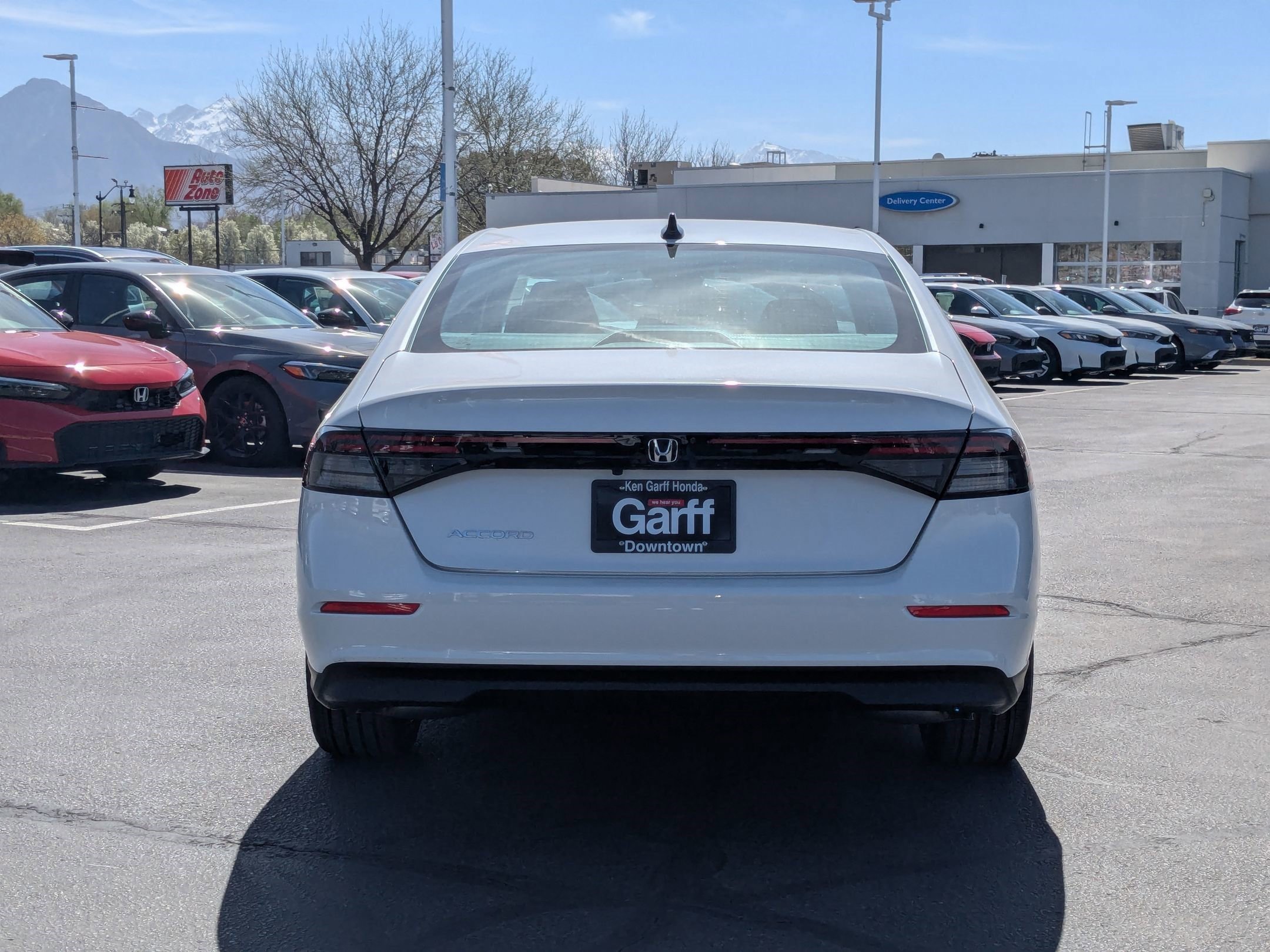 New 2026 Platinum White Pearl Honda SE image 4