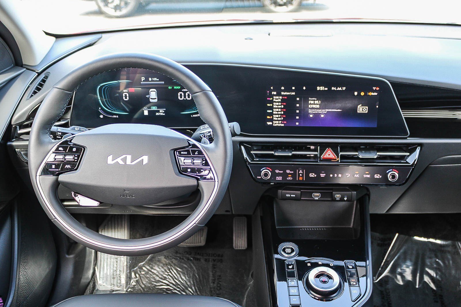 2025 Kia Niro EX - Photo 14