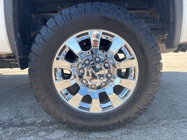 Used 2017 White GMC Denali image 18