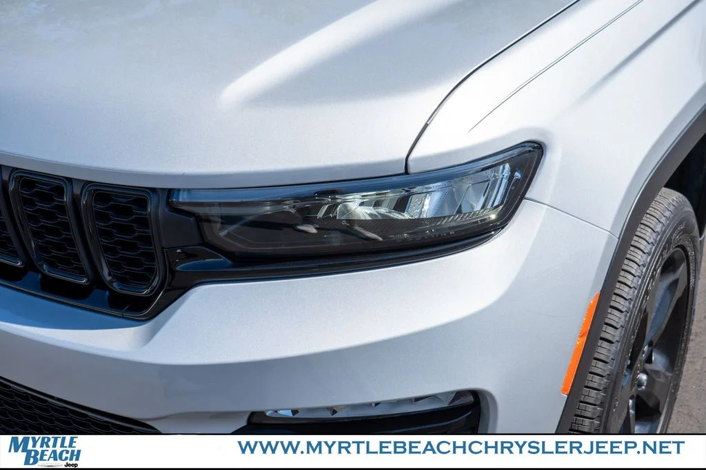 Certified Used 2025 Silver Zynith Jeep Limited image 10