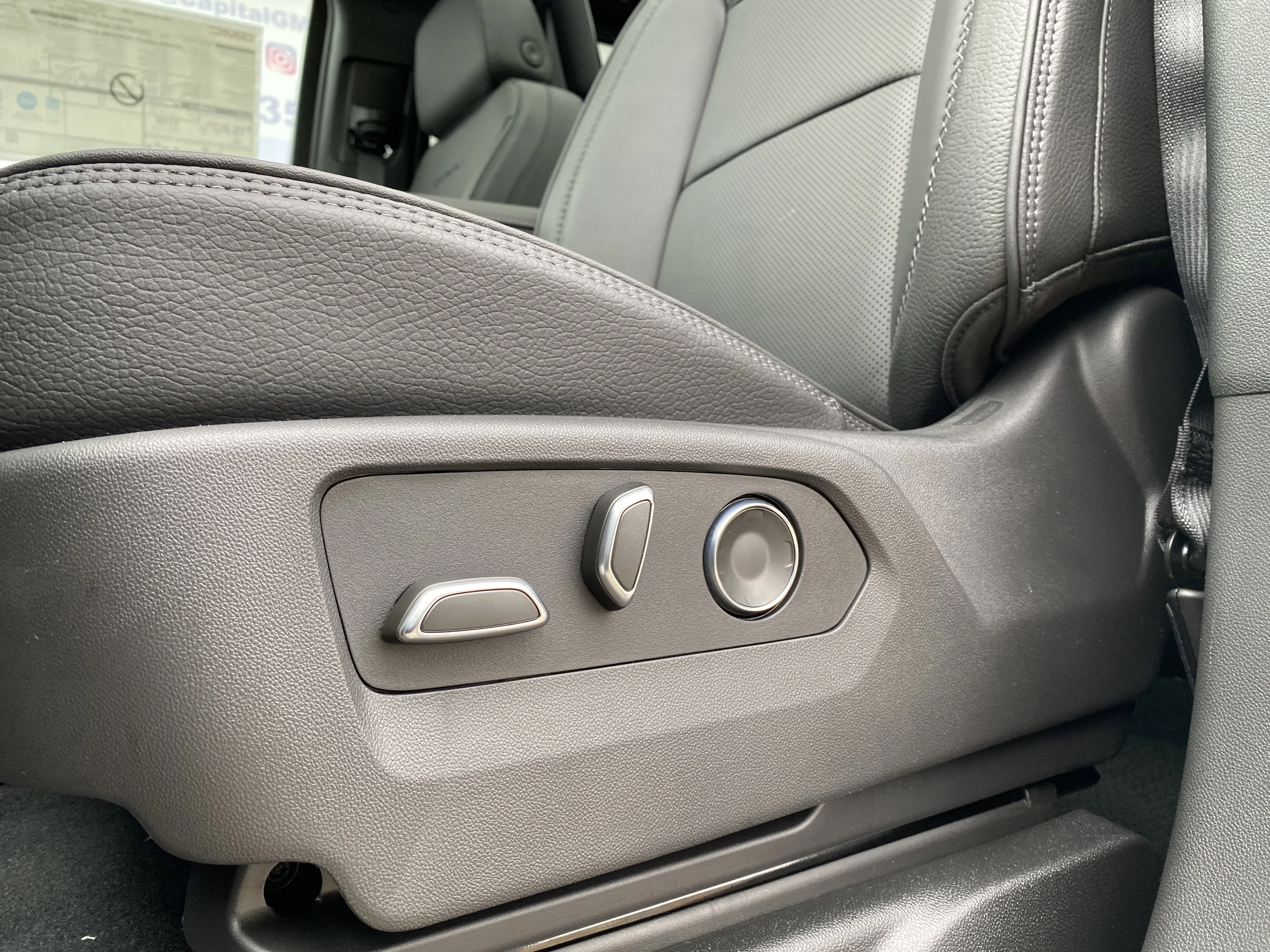 New 2026 GLACIER WHITE TRICOAT GMC Denali image 27