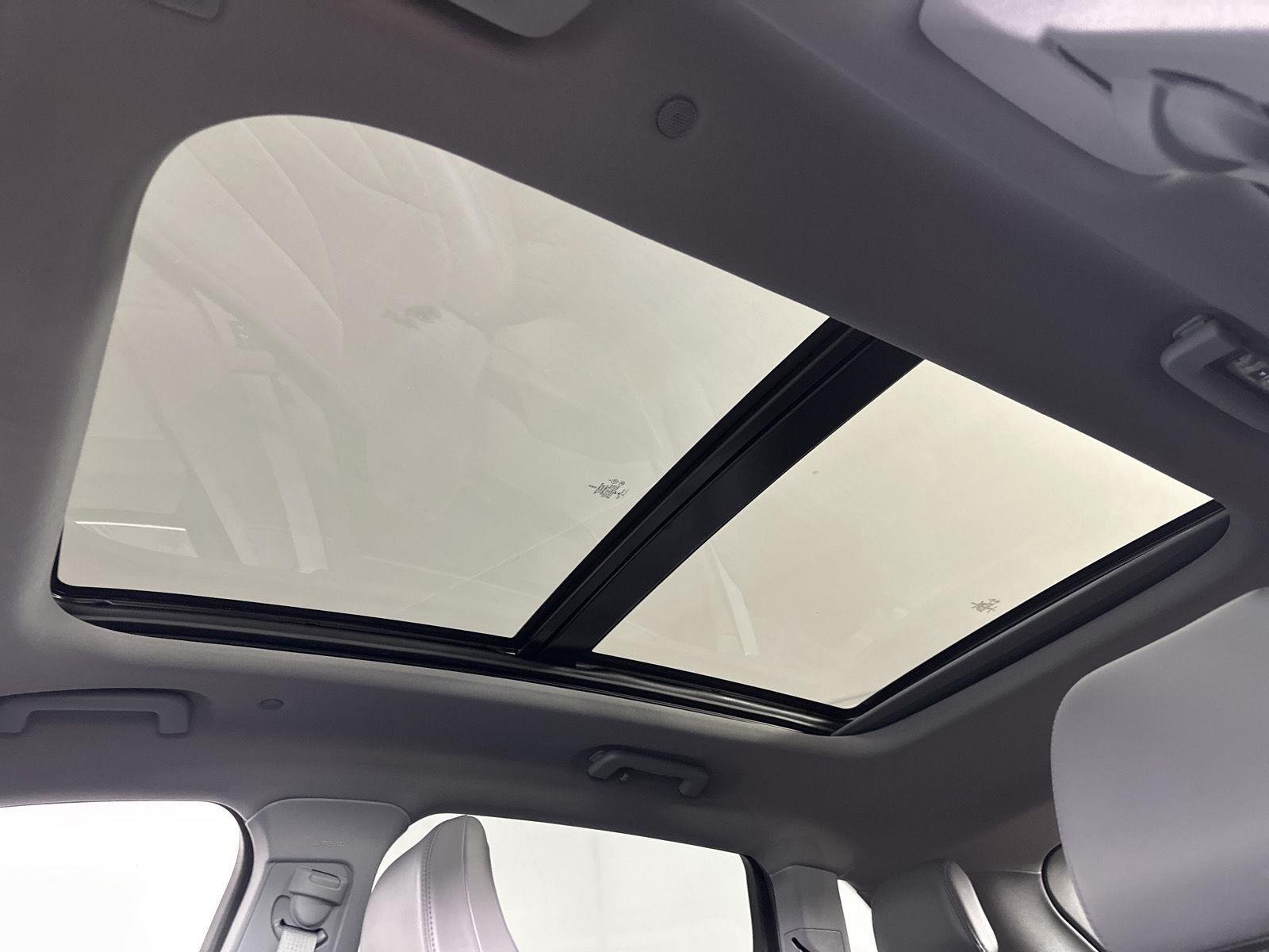 Used 2022 Flight Blue Lincoln Reserve image 24