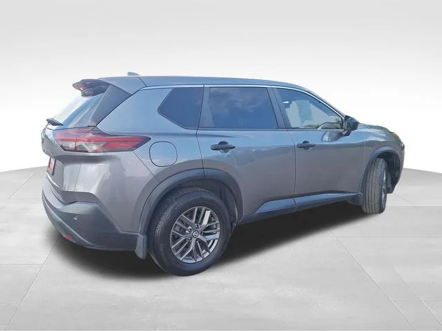 Used 2021 Gray Nissan S image 7