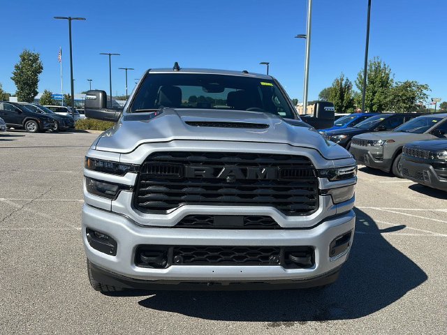 New 2027 Silver-Zynith Exterior Paint RAM Big Horn image 8