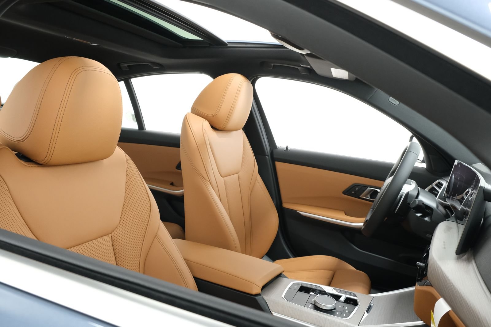 New 2026 Arctic Race Blue Metallic BMW 330i xDrive image 38