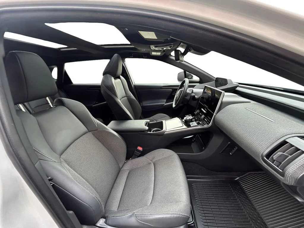 Used 2023 Pearl Toyota XLE image 15