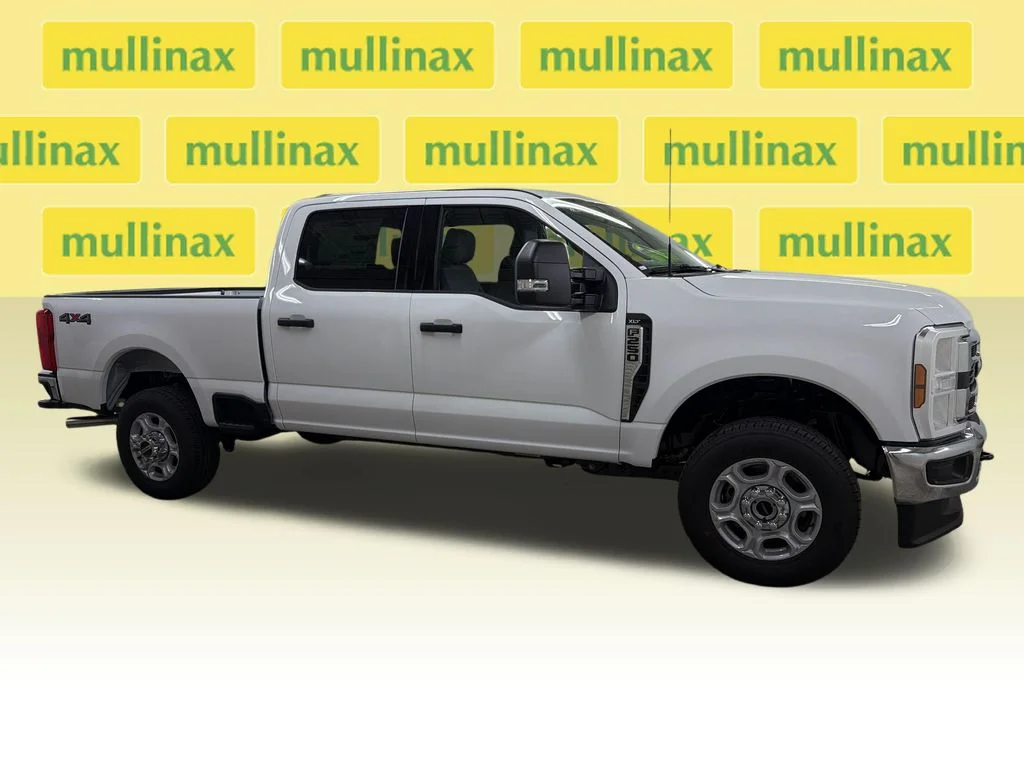 New 2026 White Ford XLT image 2