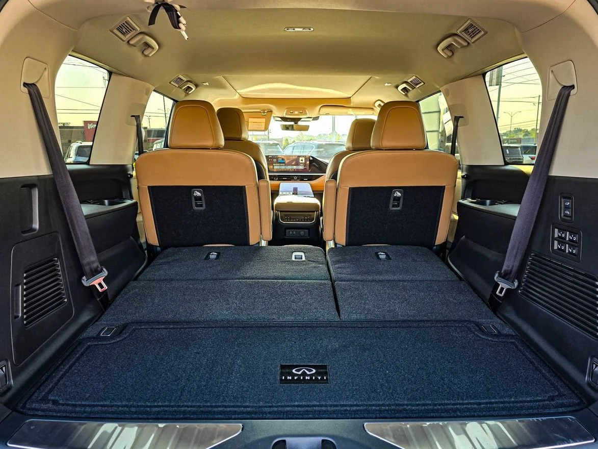 New 2026 RADIANT WHITE INFINITI Luxe 4WD image 36