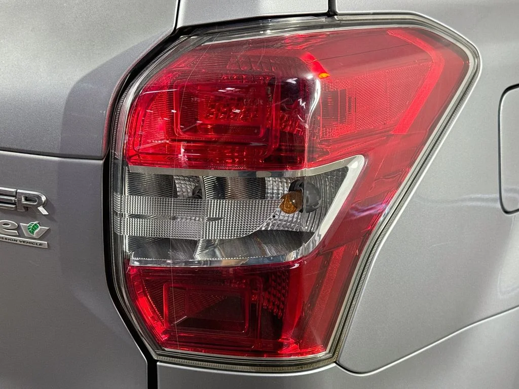 Used 2015 Silver Subaru 2.5i Touring image 33