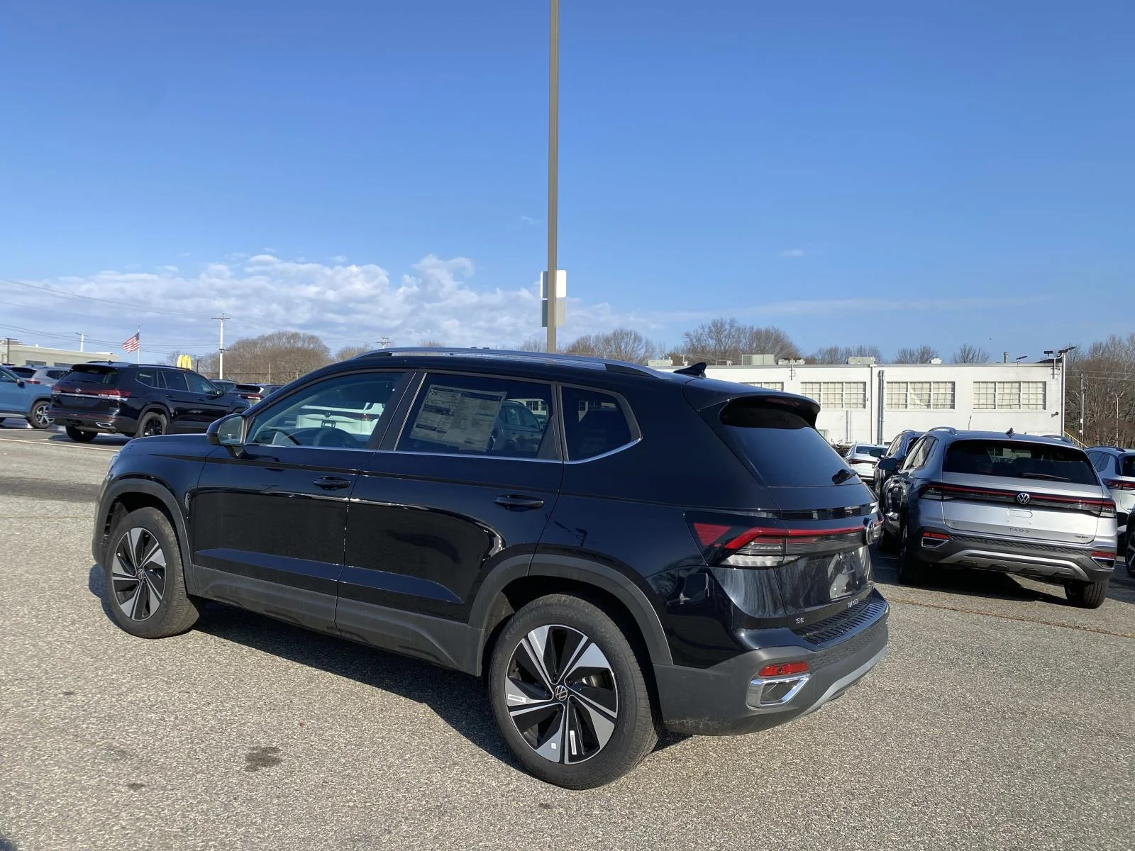 2026 Volkswagen Taos SE - Photo 3