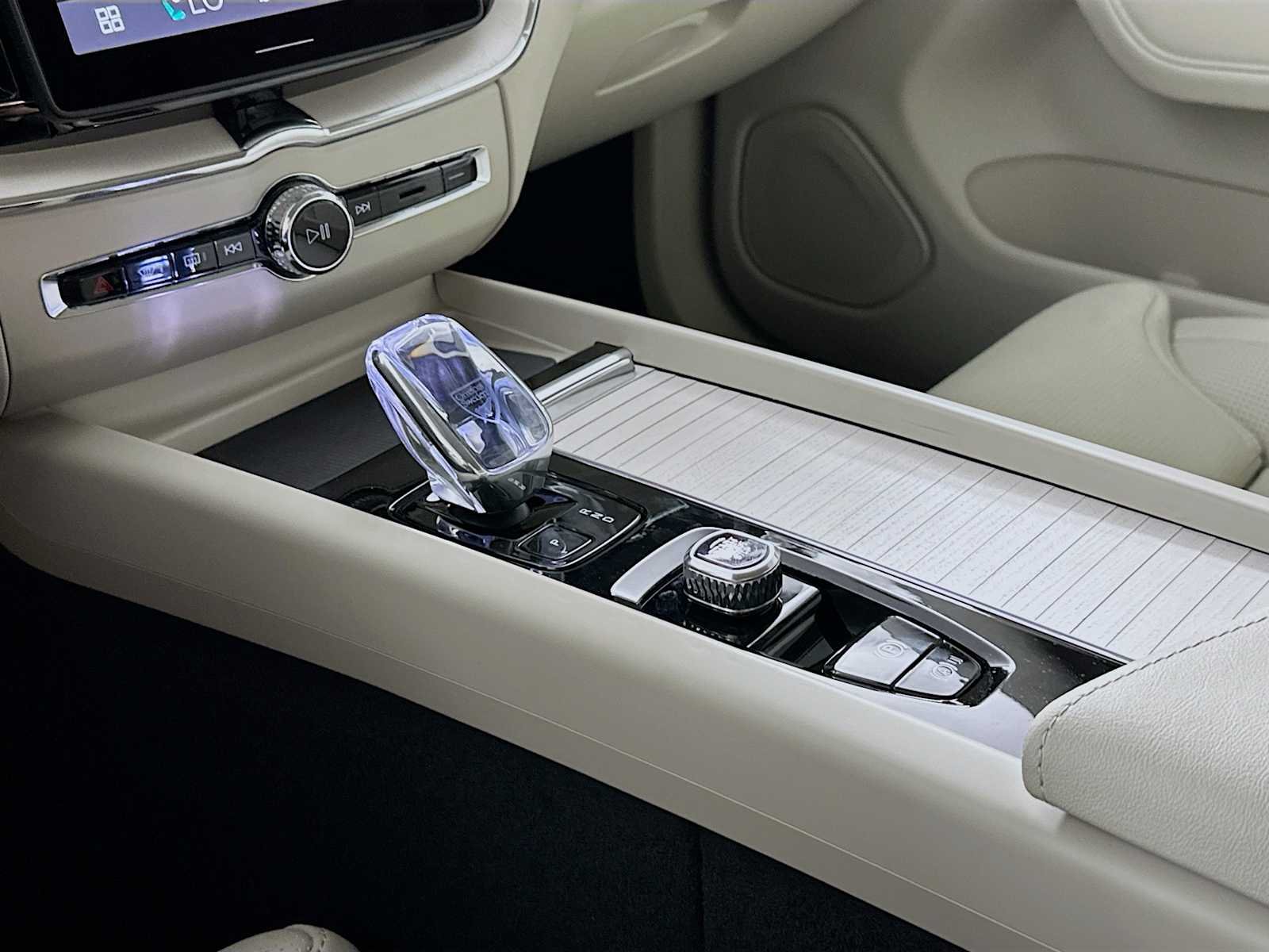 New 2026 Crystal White Volvo Ultra image 15