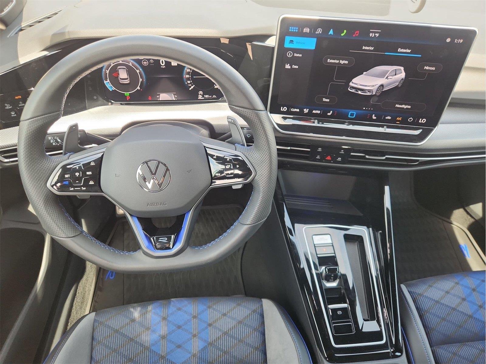 2025 Volkswagen Golf R photo 11 of 32