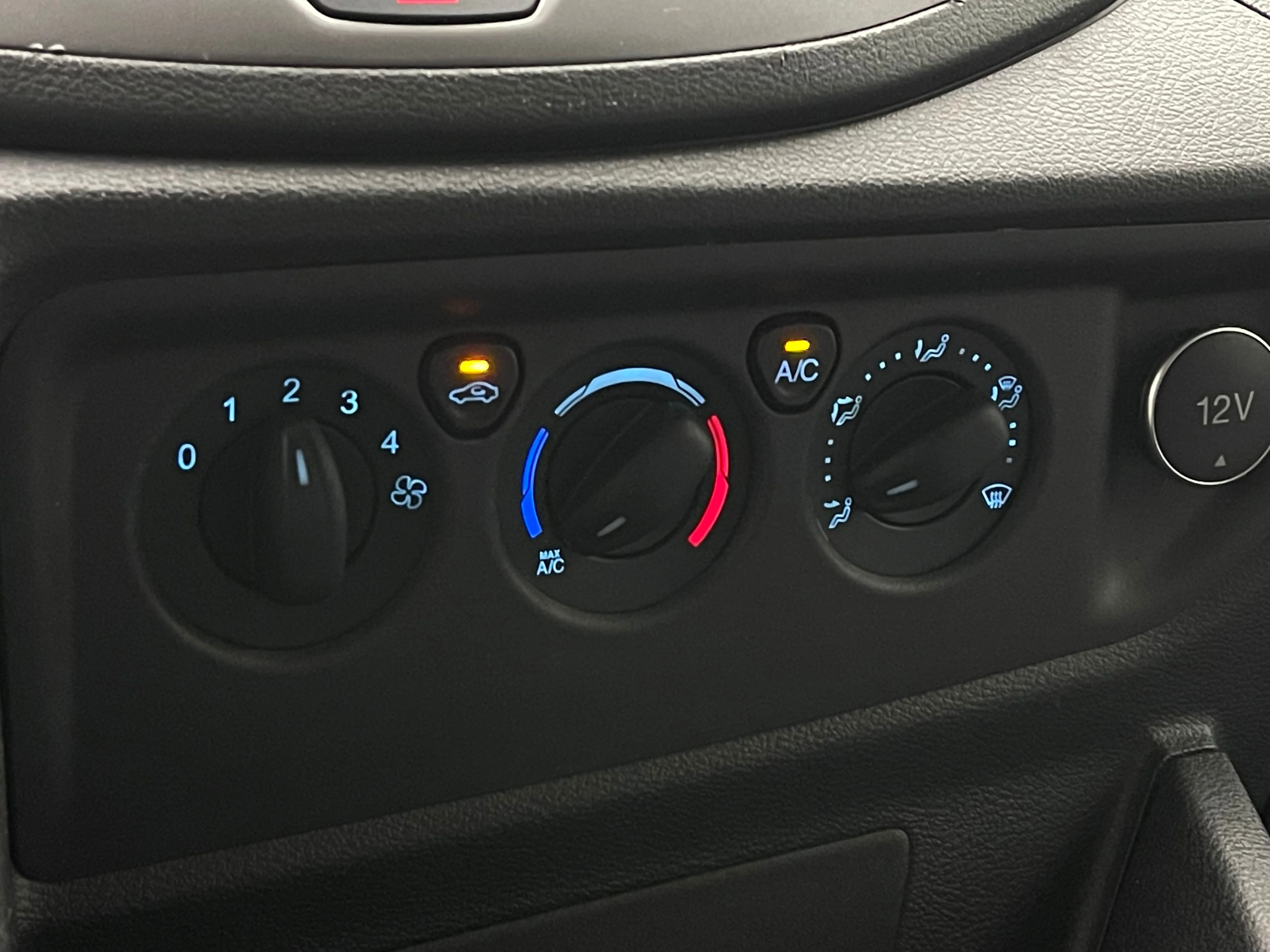 Used 2019 Stone Gray Metallic Ford XLT image 23