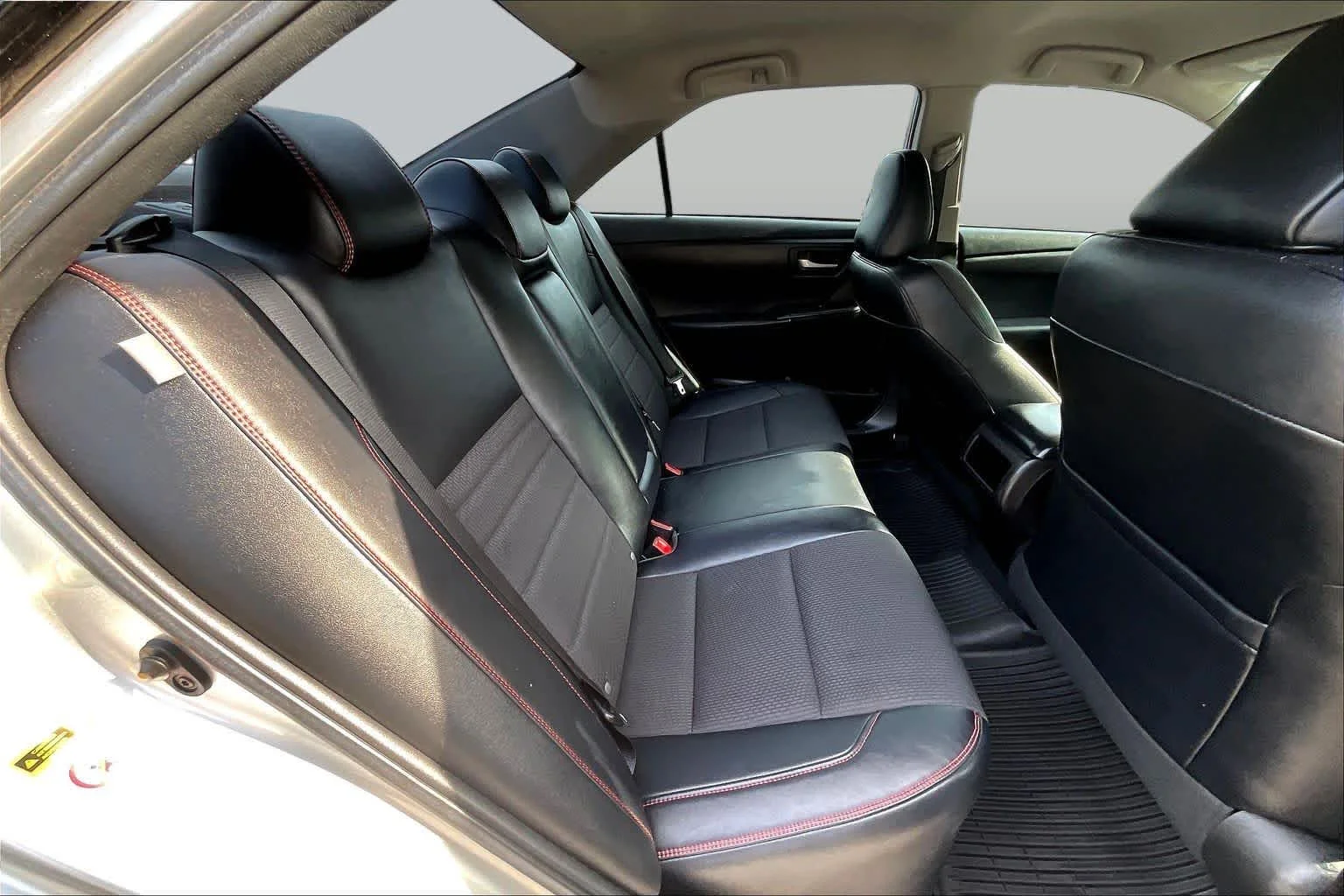 Used 2016 Celestial Silver Metallic Toyota SE image 19