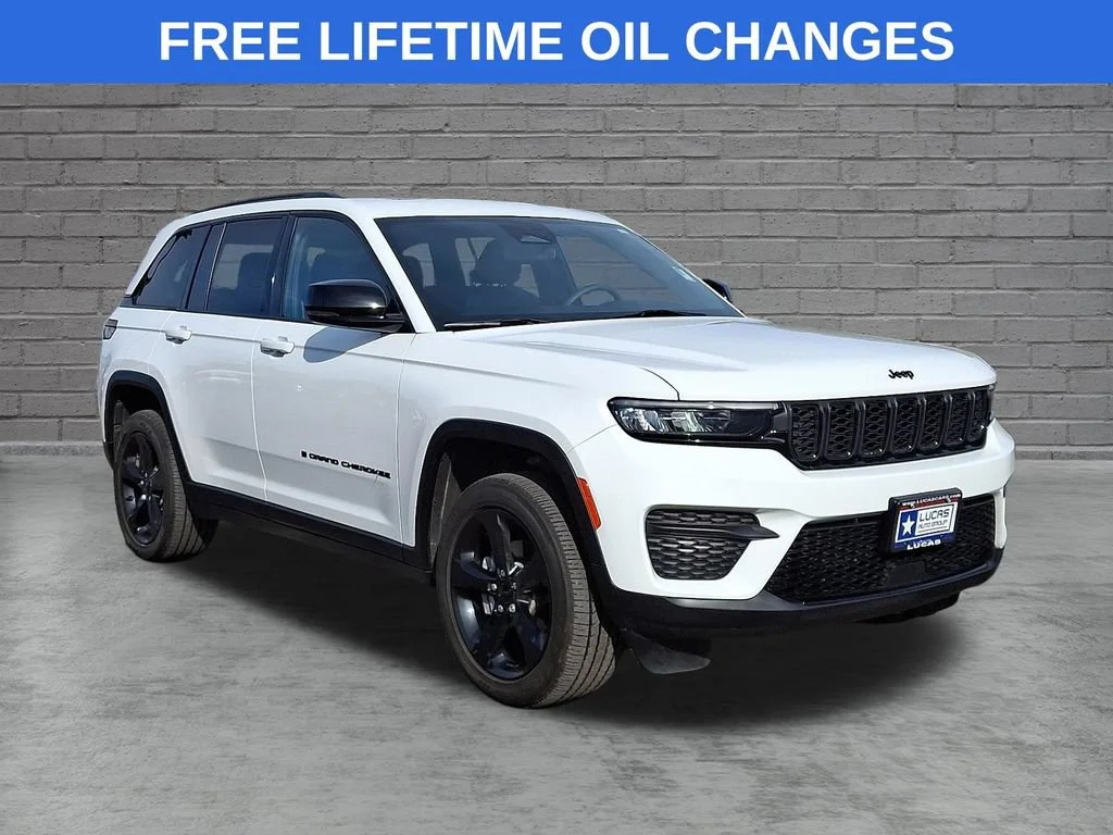 Used 2023 White Jeep Altitude 4x4 image 1