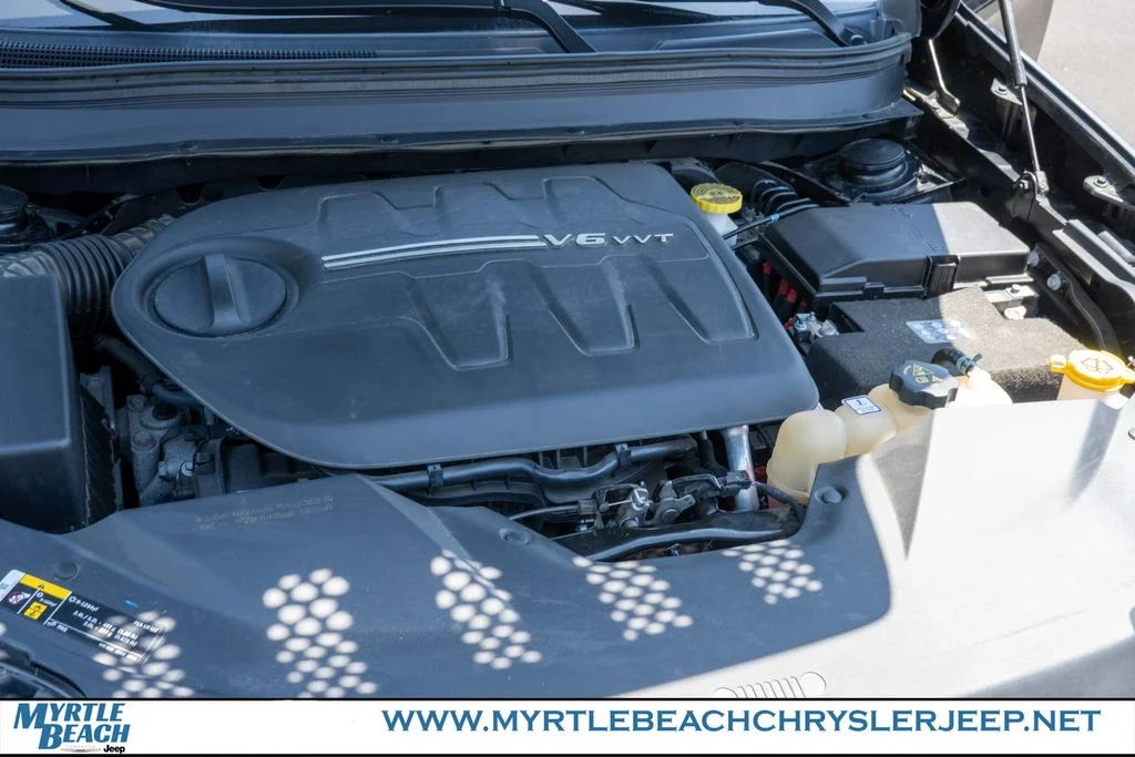Certified Used 2022 Diamond Black Jeep Latitude Lux image 31