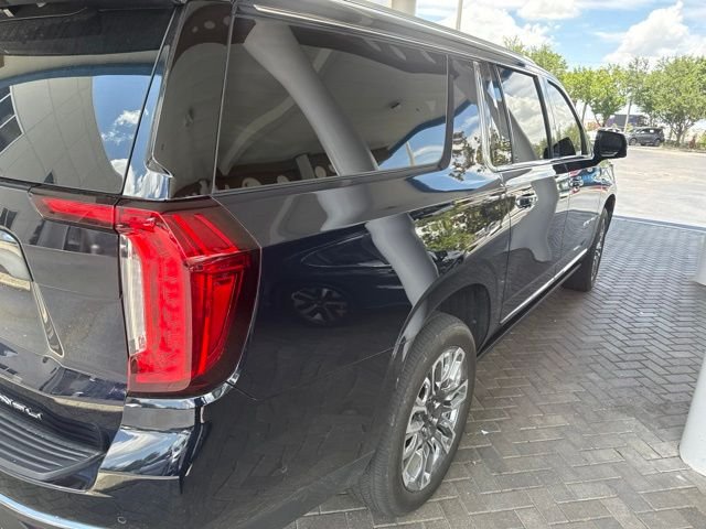 Used 2024 Midnight Blue Metallic GMC Denali Ultimate image 5
