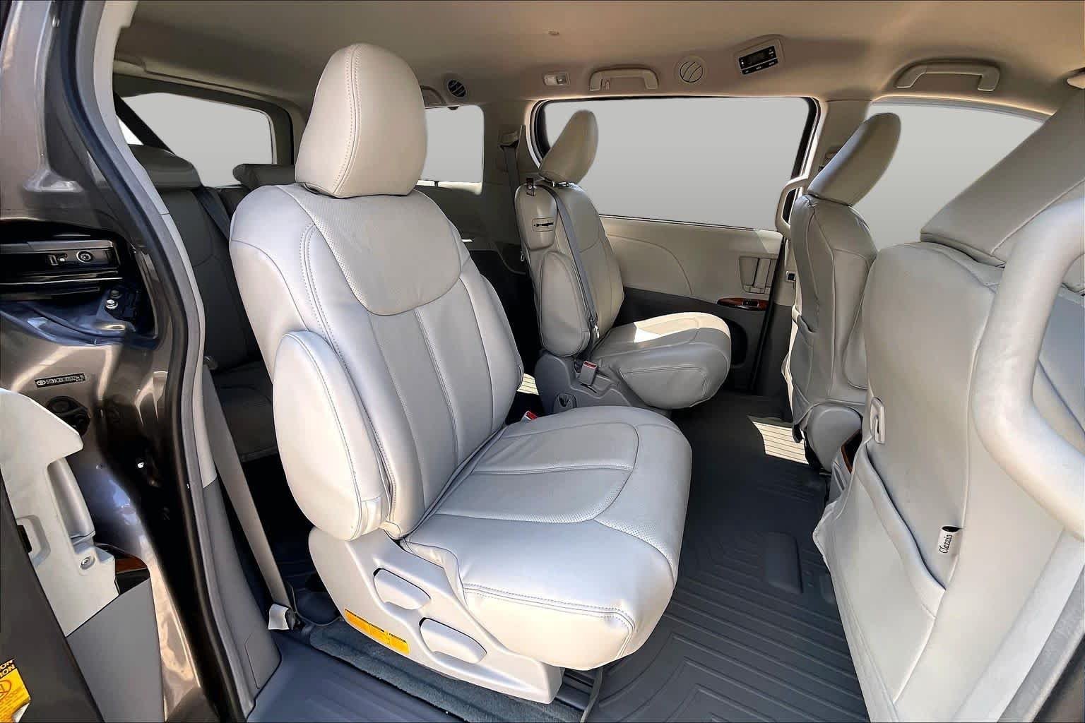 Used 2013 Predawn Gray Mica Toyota LE image 20