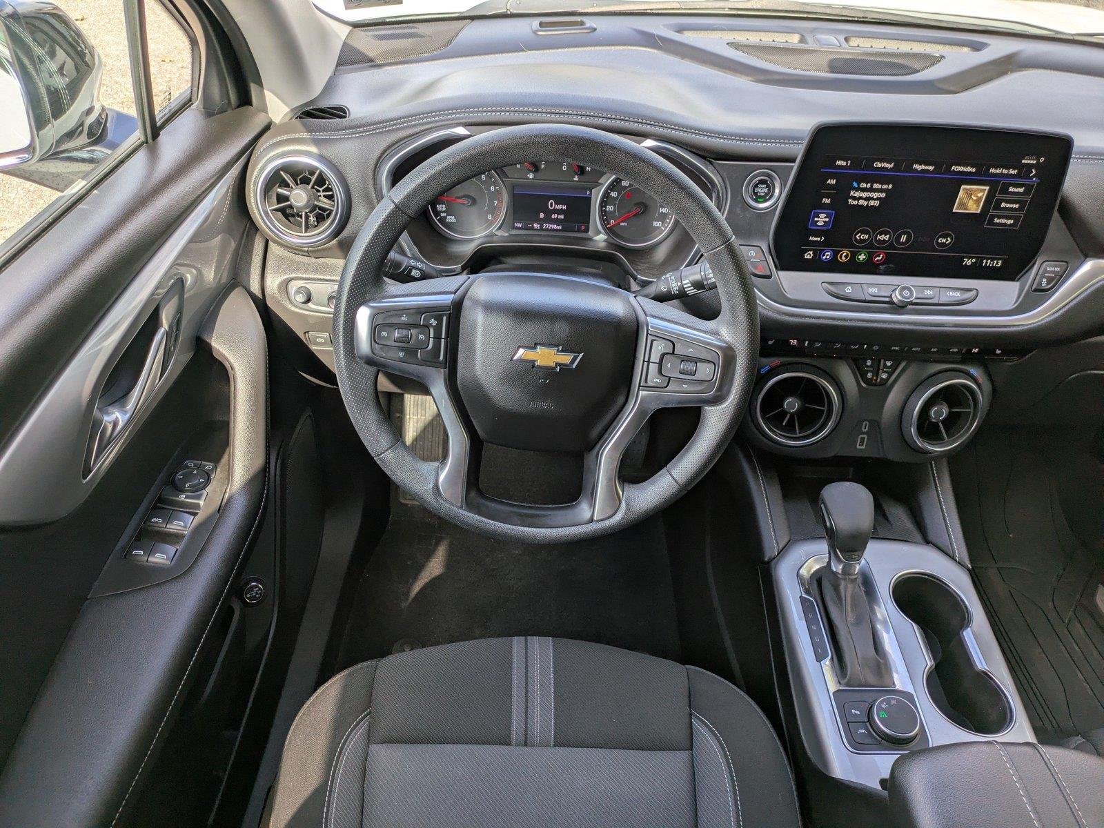 Used 2024 Summit White Chevrolet LT image 16