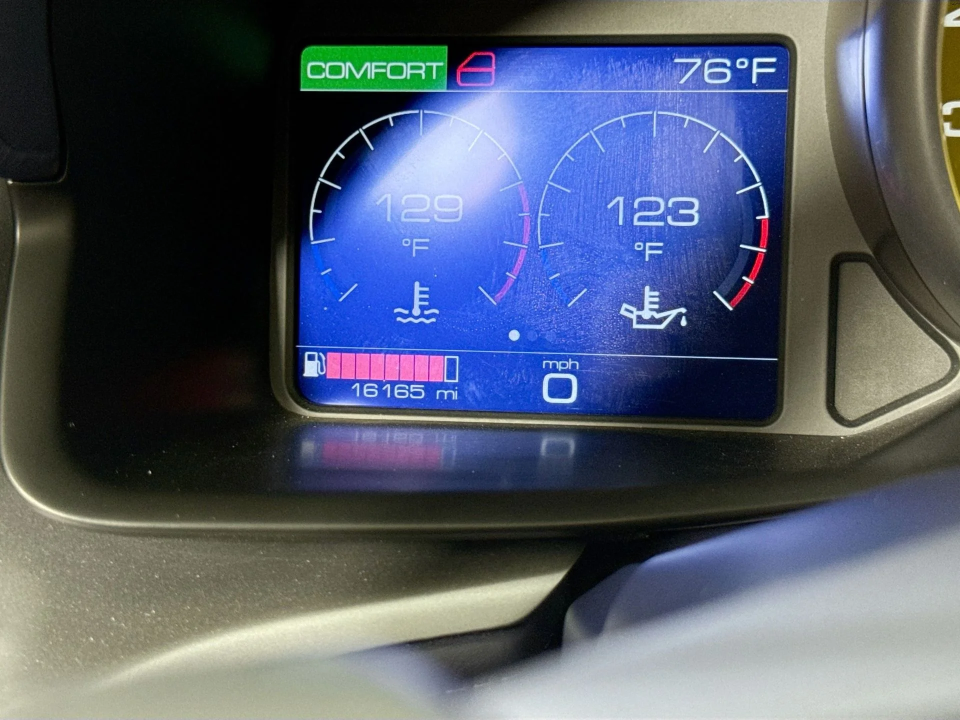 Certified Used 2018 Grigio Titanio Metall Ferrari V12 image 11