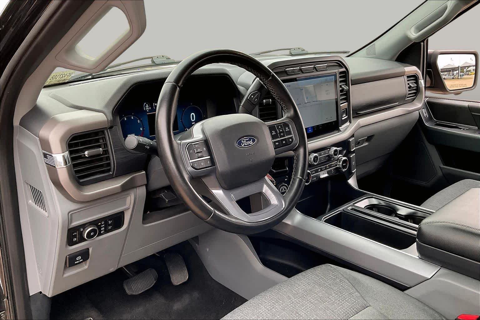 Used 2024 Agate Black Ford XLT image 16