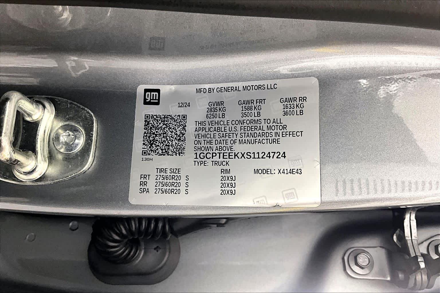 Used 2025 Sterling Gray Metallic Chevrolet 4WD Trail Boss image 31