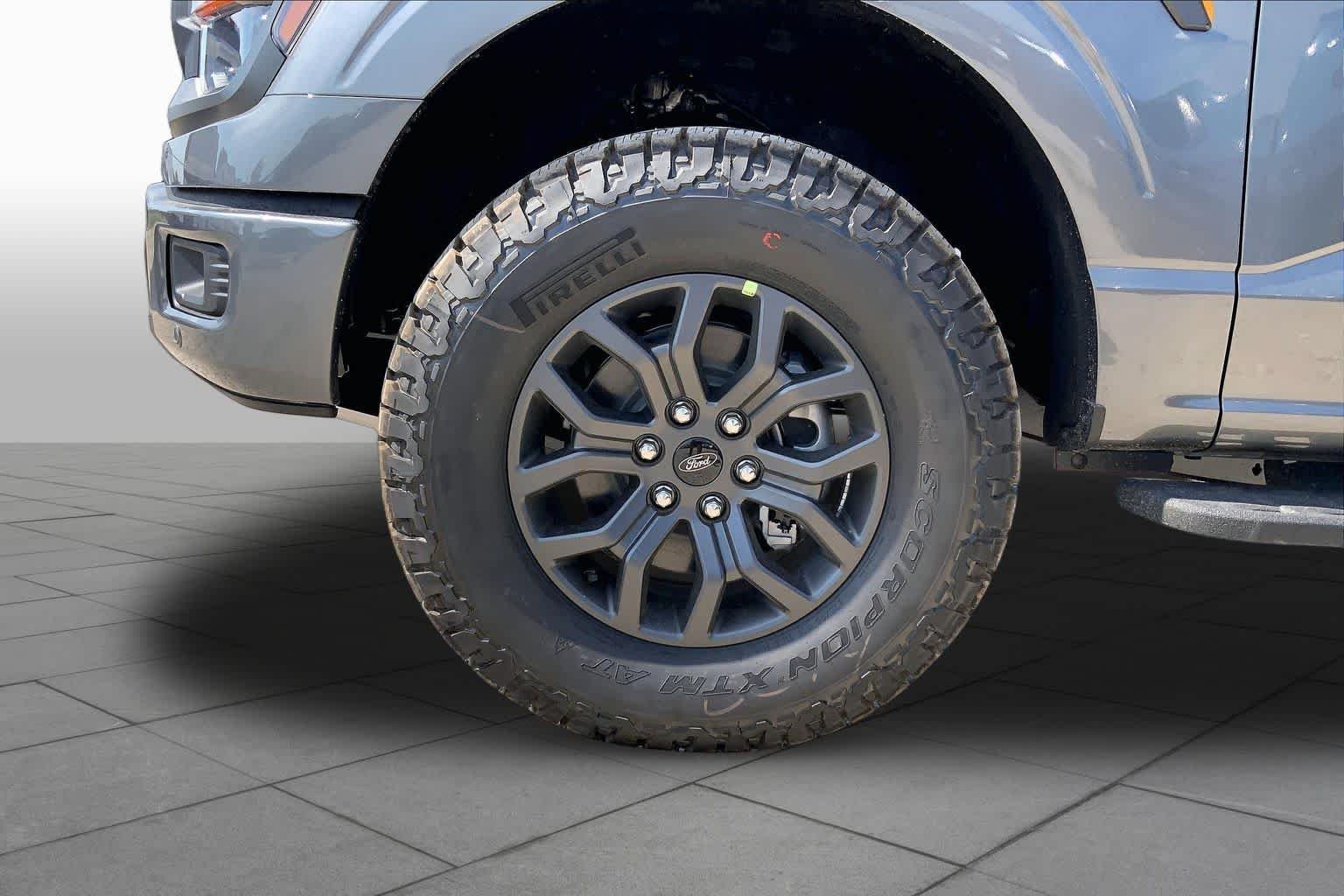 New 2026 Carbonized Gray Metallic Ford Tremor® image 9