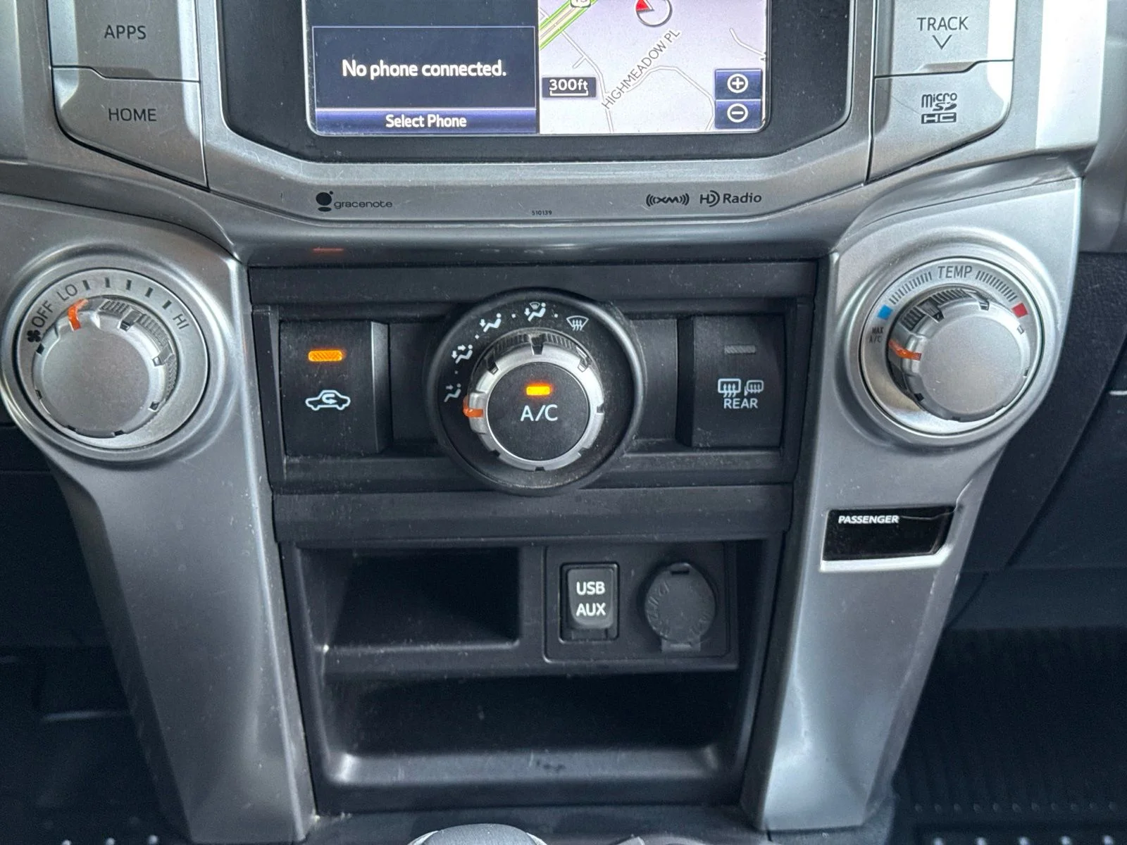 Used 2018 Super White Toyota SR5 image 30