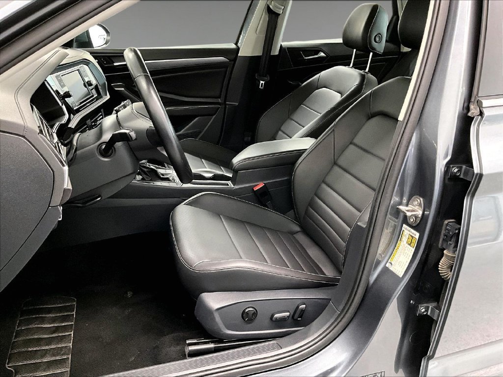 Used 2024 Gray Volkswagen 1.5T SE image 10