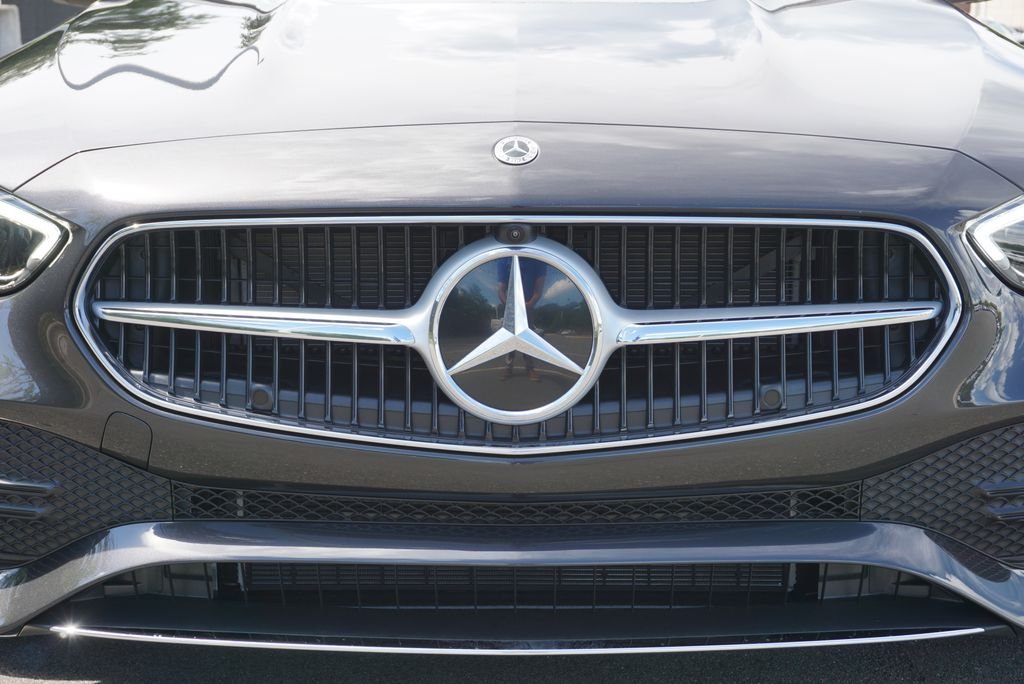 Used 2025 Graphite Gray Metallic Mercedes-Benz C 300 image 9