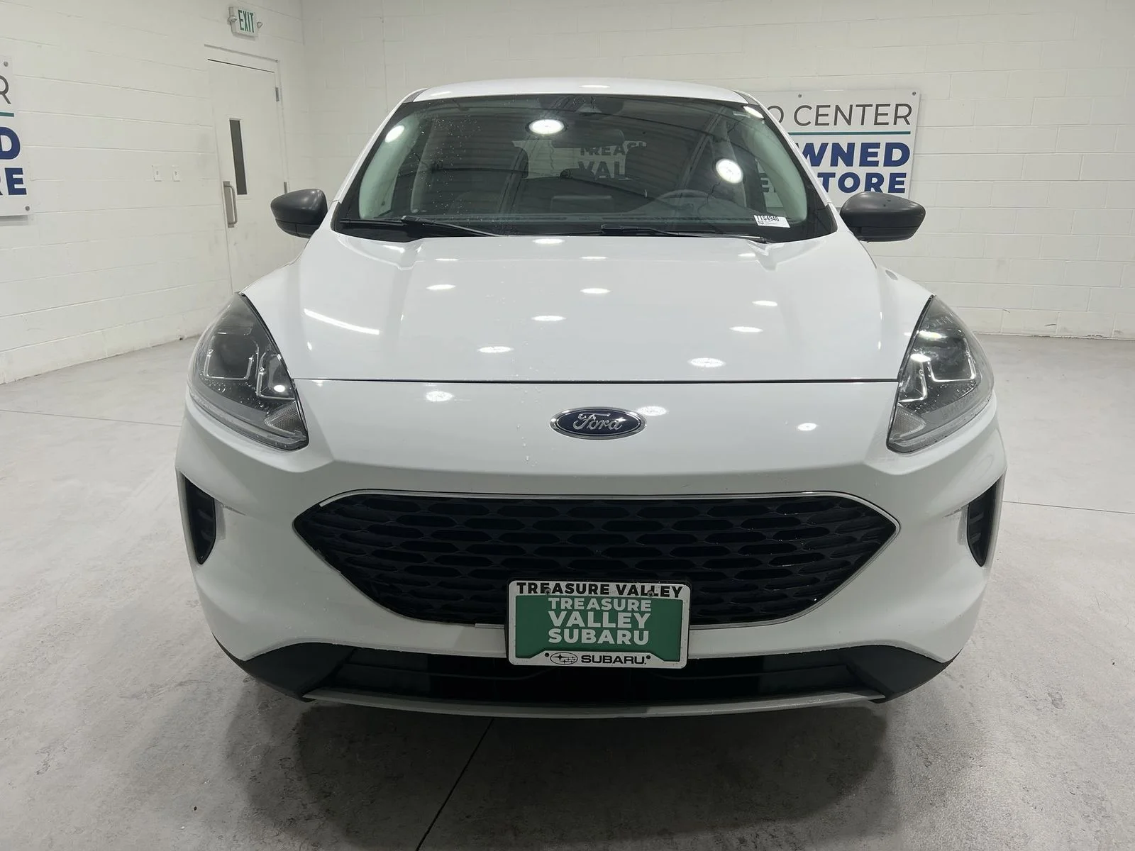 Used 2022 White Ford SE image 3