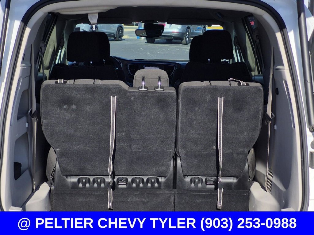 2023 Chrysler Voyager LX - Photo 8
