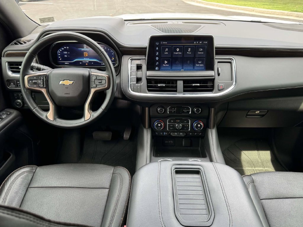 Used 2023 Beige Chevrolet High Country image 3