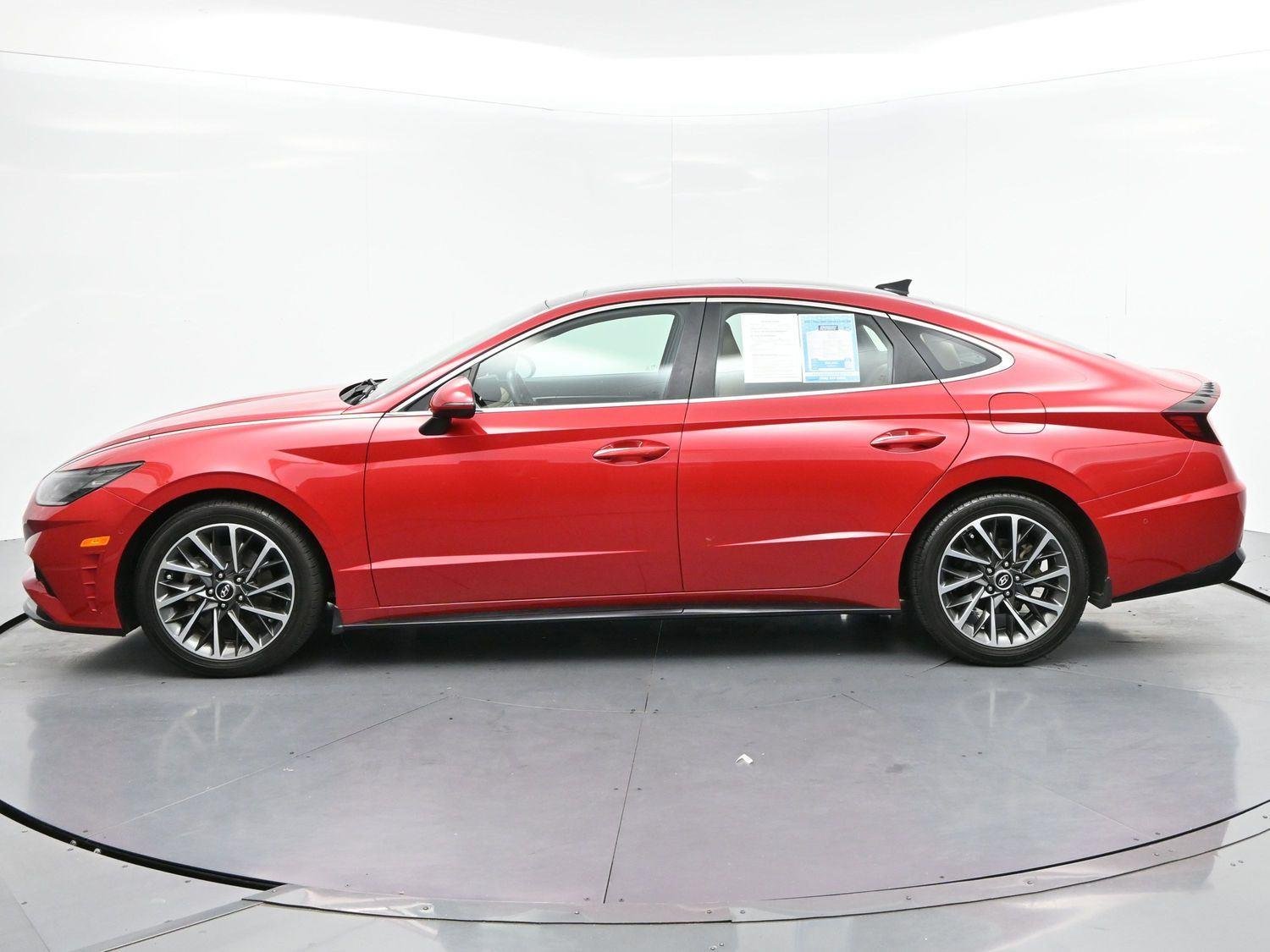 Used 2021 Calypso Red Hyundai Limited image 4