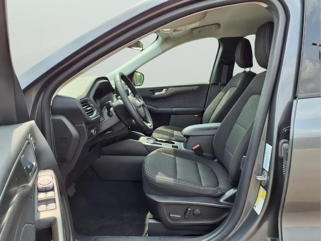 Used 2023 Gray Ford Active image 15