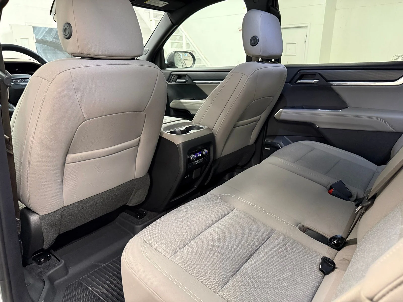 Used 2025 White GMC Elevation image 22