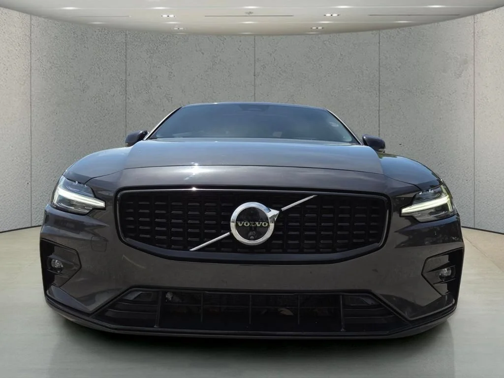 Used 2025 Platinum Gray Metallic Volvo Plus image 12