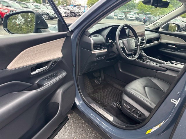 Certified Used 2024 Cloud Toyota Platinum image 22
