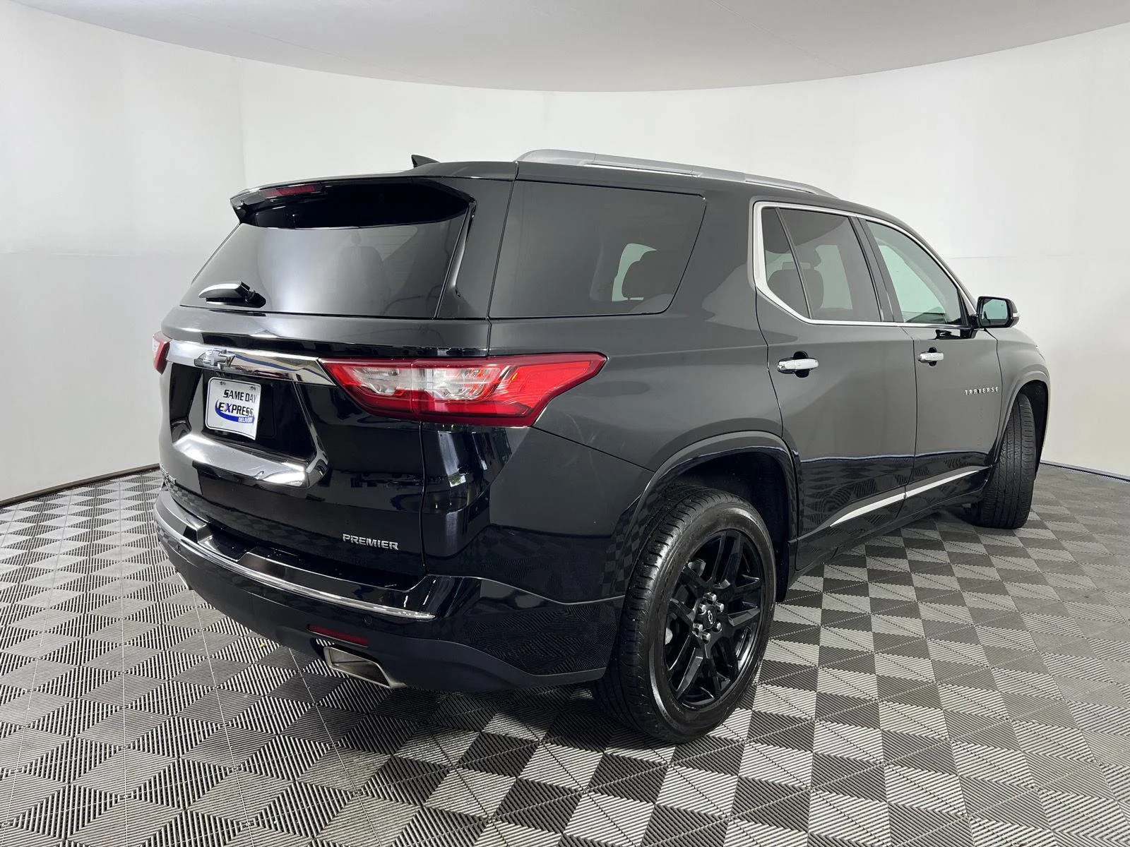 Used 2020 Mosaic Black Metallic Chevrolet Premier image 27