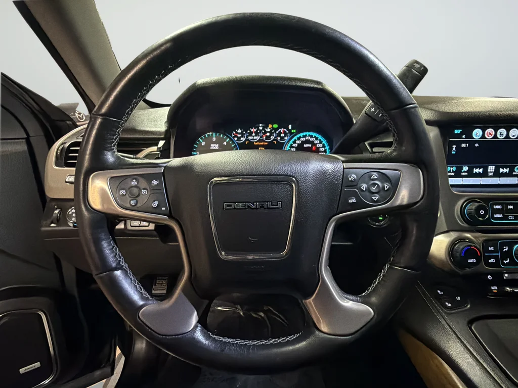 Used 2020 Black GMC Denali image 33