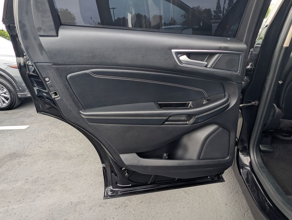 2019 Ford Edge Titanium - Photo 20